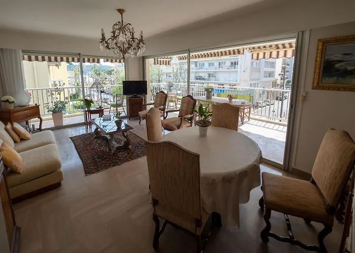 Le Libecio, Pres Des Plages, Plein Centre, Confortable Αντίμπ